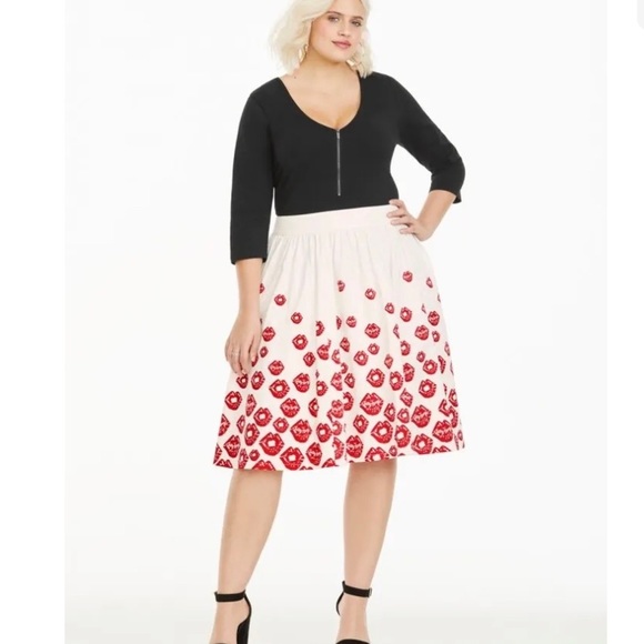 Torrid Betty Boop Runway Skater Skirt with Pockets Size 22 - Picture 3 of 10